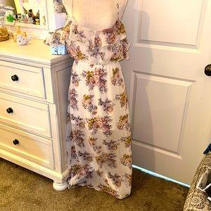 Rue 21 Size Large maxi ivory floral dress w/spaghetti straps and ruffles EUC
